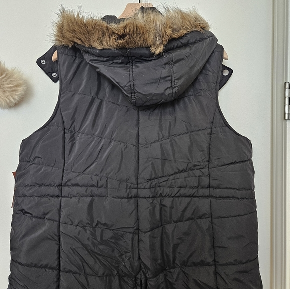 American Rag Black Puffer Vest - Picture 2 of 5